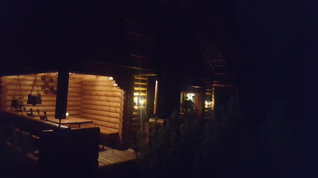 Sveciu Namelis Hotell Šiauliai Exteriör bild